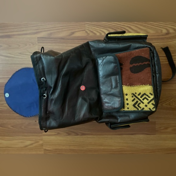 Backpack - Picture 4 of 7